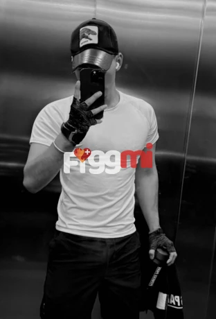 profile_escorts_photo_alt_2