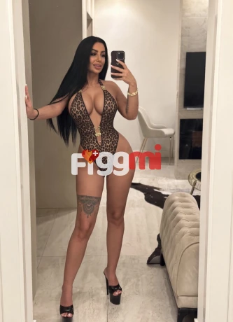 Reyna is an erotic  Escort in Vaud