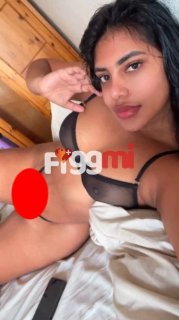 Book a meeting with Pamela in Lausanne today