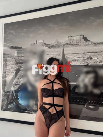 profile_escorts_photo_alt_2