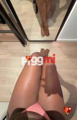 Hi! I'm Miel, a sexy and naughty escort. Discover the services I offer in the canton of Geneva. Visit my profile to learn more about me.