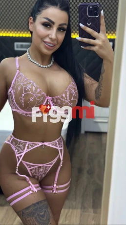 Book a meeting with Reyna in Vaud today