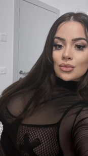 Chiara  - escort en Fribourg