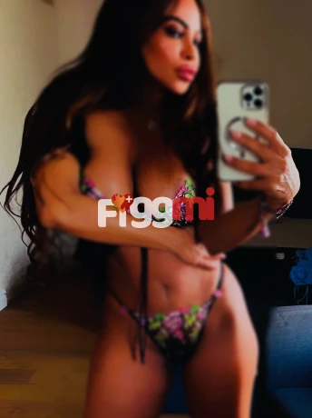 Poly is a sexy  Escort in Zurich City