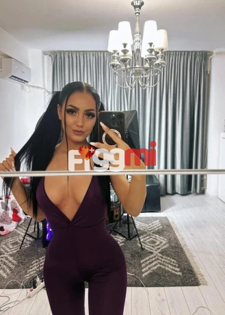 Selena is a high class  Escort Neuchatel