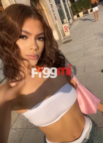 Meet Victoria  in Geneva right now!